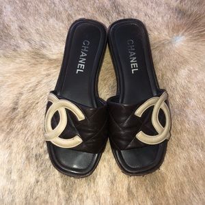 🖤 SOLD 100% AUTHENTIC CHANEL SLIDES SOLD 🖤